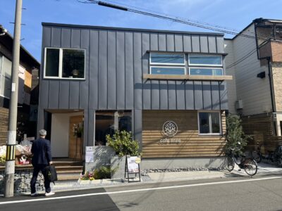 先日オープンしたcafe enneさんにお邪魔してきました
